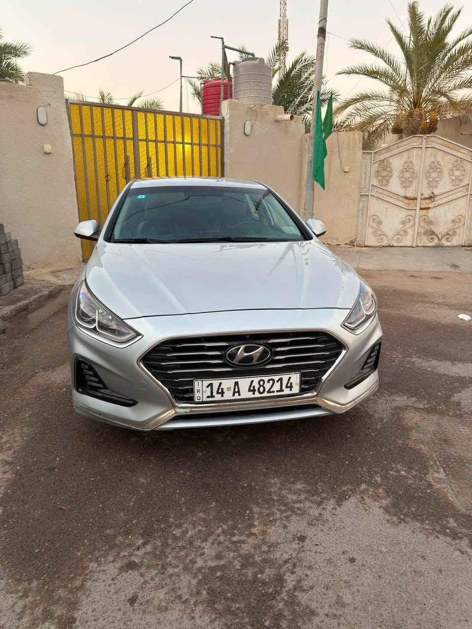 سوناتا 2020
وارد كوري
بدون ايرباك
جاملغ امامي معدل ومصبوغ فقط
مري شفط
كشن السايق تبريد وتدفئة 
تايرات جديده
سياره نظيفه *********** السعر ١٥٥
