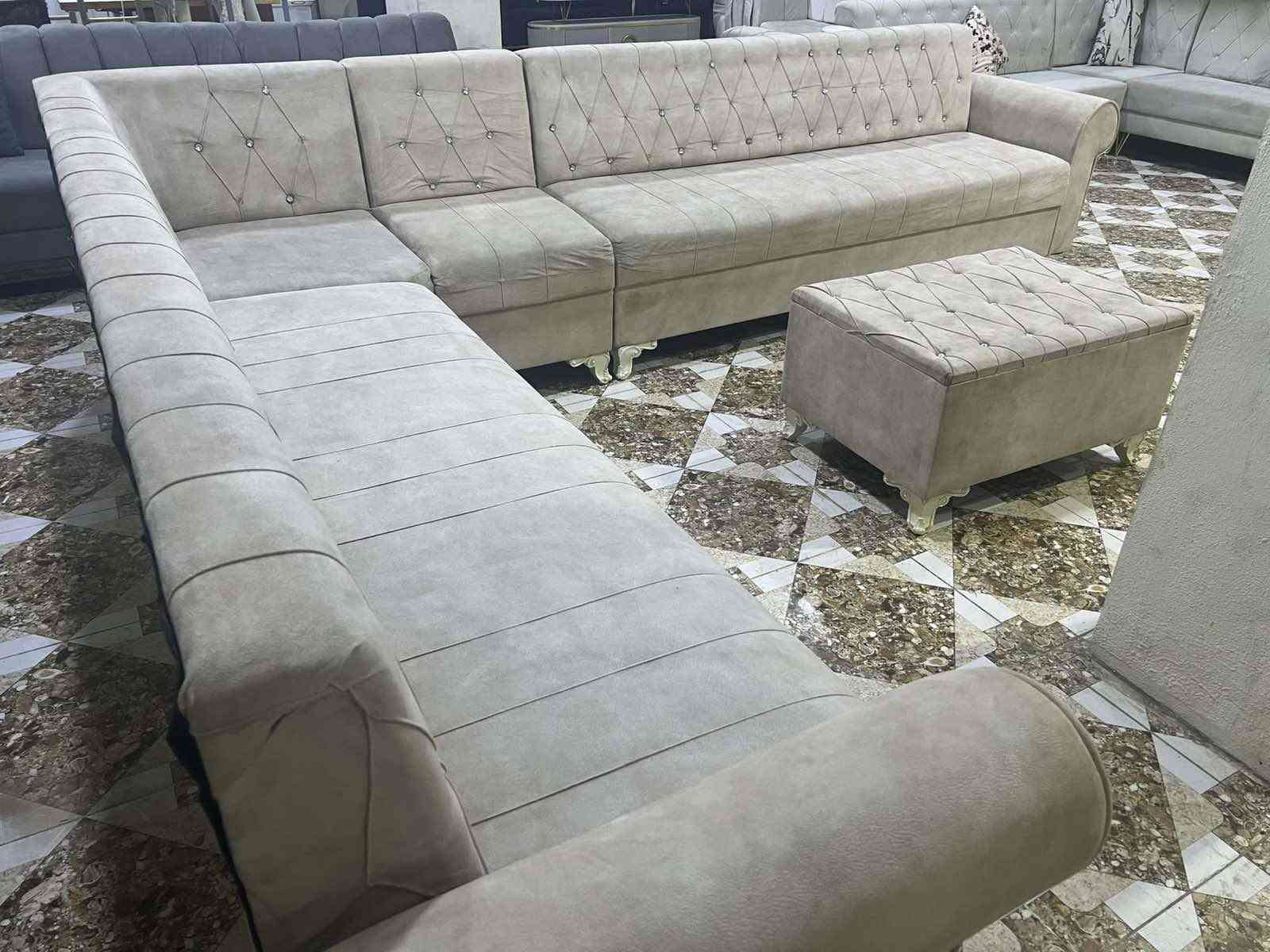 كنب • ١٠ نفرية • للبيع
