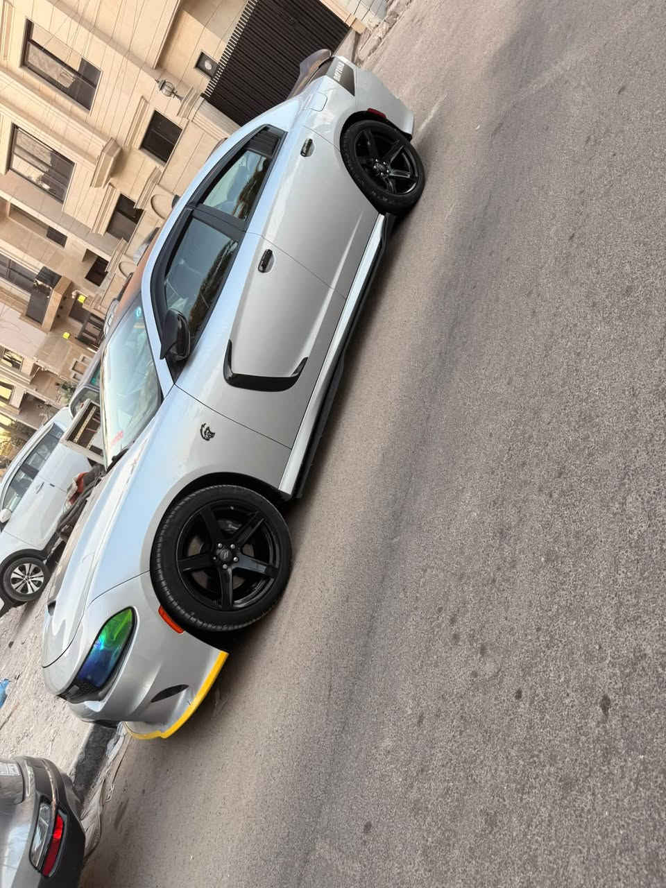 جارجر  دايتونا 2021 / Daytona)

المحرك : 5700/8V

الحالة :  قطعتين صبغ جاملغ +بنيد 

 

العداد : 71الاف KM 

مواصفات : DAYTONA 1/1

عدا فتحة 

اكسل قفل 3.9 SRT

لايتات زينون بلاد 
دبات السود

كشنات كنتارا كهرباء

كشنات ميموري خزن

شوتة رياضية بلاد مال دايتونا

فجوج برمبو 6 بستم 

كشنات تدفئة + تبريد + ستيرن هيتر

شفتات ستيرن + مودات رياضية بشاشة

شاشه كبير + حساسات وكاميرا

السيارة كلها مختمة Daytona

السياره كلشي بيها بلادي حجرها وتفاصيلها ستوك

السعر 220$ وبيها مجال وماكو دايتونا 21 بهيج سعر 

رقم بغداد انكليزي هزه وسنويه جديده  مكاني بغداد  باسمي 

*********** واتساب
