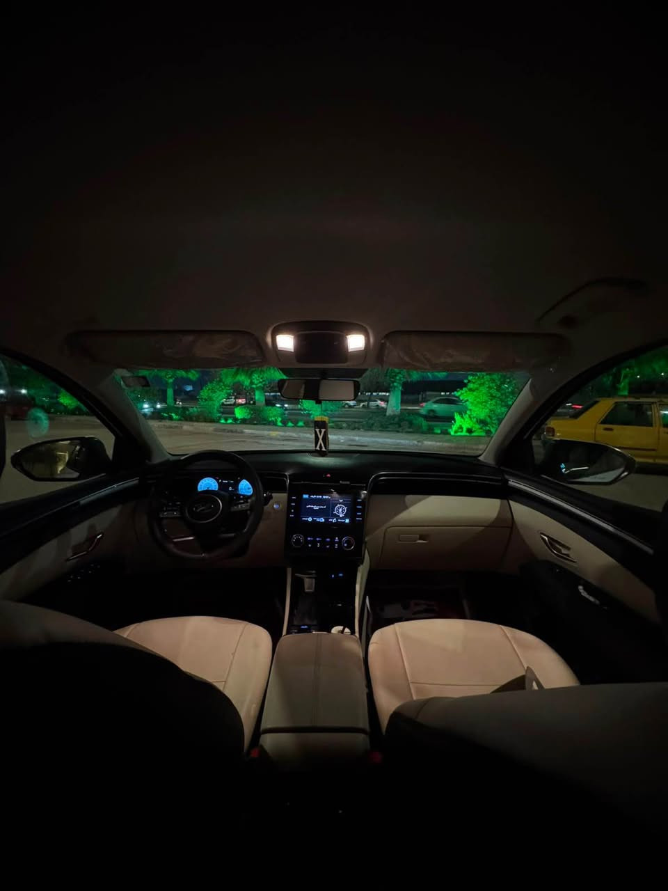 السلام عليكم 
توسان 2024 خليجي 
فول مواصفات عدا البنوراما 
مكينه 2000دوش
بصمه       بصمه ابواب
 داخل ابيض كشنات الاماميه كهرباء
عداد دجتل  شاشه كبيره 
حساس امامي خلفي   مري كهرباء 
٣وضعيات قياده  اوتو هولد هاند بريك بصمه
قطعتين تبريد  شاحن واير لس
خمس عدسات   لايت امامي يتحرك معه حركه الستيرن
بردات خلفيه بلاديه برده جنطه 
ماشيه 47km
مكفوله من الفتح والتبديل والصبغ
  بيه طعجه  بل باب الخلف الصدر  فقط
السياره جديده  نضيفه كلش كامله مكمله مناقصه شي احله من الصور   بصمتين بيه السياره 
رقم بغداد باسمي سنويه وهزه ولوحات كله جديده 
السعر 196 وبيه مجال
مكان السياره كربلاء 
*********** الفلوجة, الأنبار

