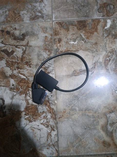 سلام عليكم تحويله من HDMI الى سكات جديده  السعر 10000الف مكاني بغدا العامريه شارع المنظمة