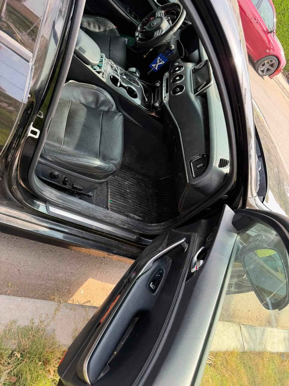 ستنكر 2020 gt2 سته سلندر v6 3300 توين توربو ماشيه 84الف كيلو السياره حادثها ٣ قطع جاملغ امامي والباب الخلفي وجاملغ خلفي بدون ايرباك بدون دواخل السياره مزوده شوت وداون بايب واكس بايب وتفريغ مبرمجه طلقات سيارته صوتها كلش حلو مرتب عليها اويل كاج كان مصروف عليها السياره هواي سقف كنتاره السعر 165 وبيها مجال بسيط ***********
