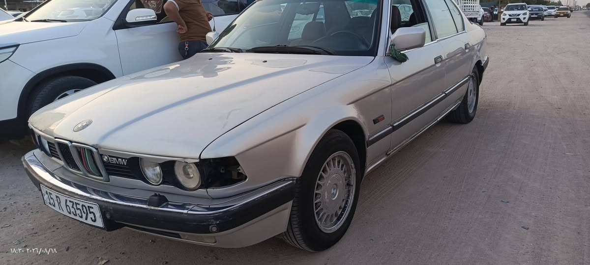 سلام عليكم بي إم للبيع
موديل 92
رقم انبار نكليزي جديد 
مكان السياره بابل قرب صيطرت الآثار 
السياره خير من الله  
ضربه مابيها صبغ بس أثر جراد 
كير ومكينه خير من الله يحتاج بس ترتيب 
شرط المداور 
السعر 45 وبيها مجال 
وإني خادم لليجي
 
***********
بي واتساب اتصل وتدلل

نص مكتوب في الصور:
- ١٨:٣١ ٢٠٢٦/٠٨/١٨
