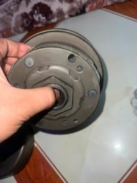 كلج سكنس • خلفي • بلاد