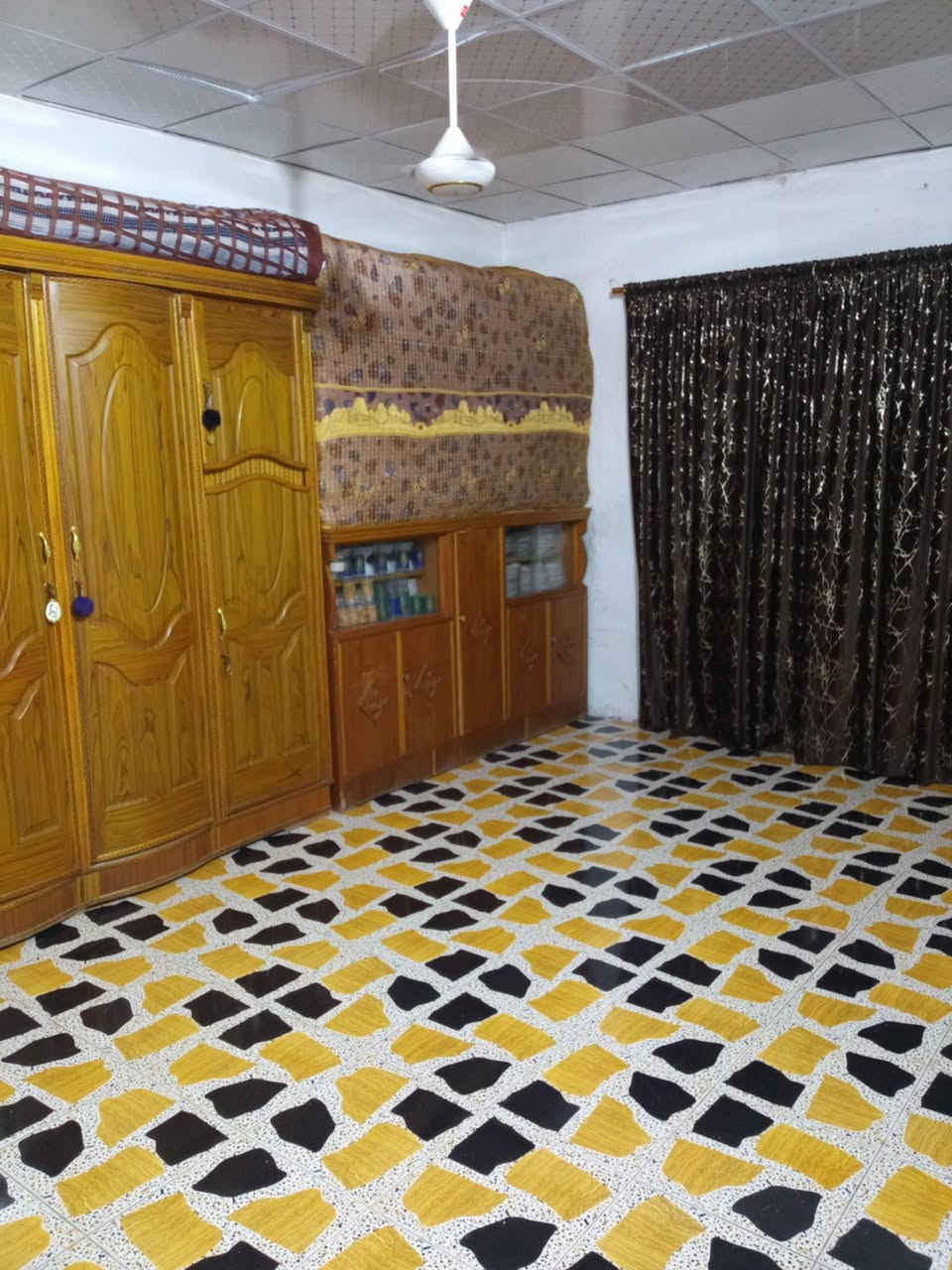 منطقة السجاد • ٩٠٠م • غرفتين