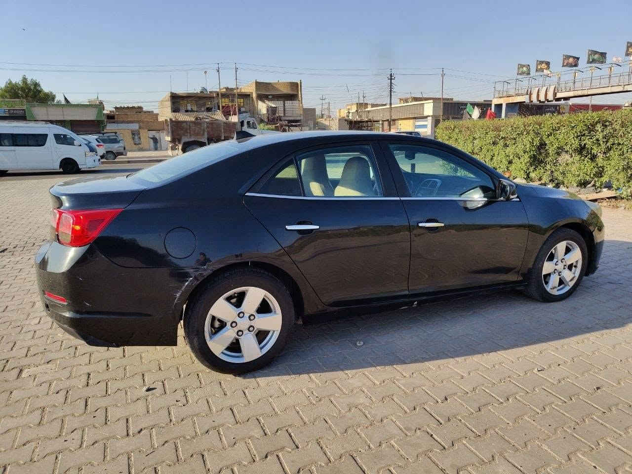 السلام عليكم،
ماليبو خليجي 2014 LT ،
مكينة 2.400   
رقم دهوك ،
شادلهة مكينة جديدة قبل شهر   
باتري جديد ، 
حدادية جديدة ،
السيارة بيهة قطعة صبغ وقطعة بارد ،
السعر 90 
***********
