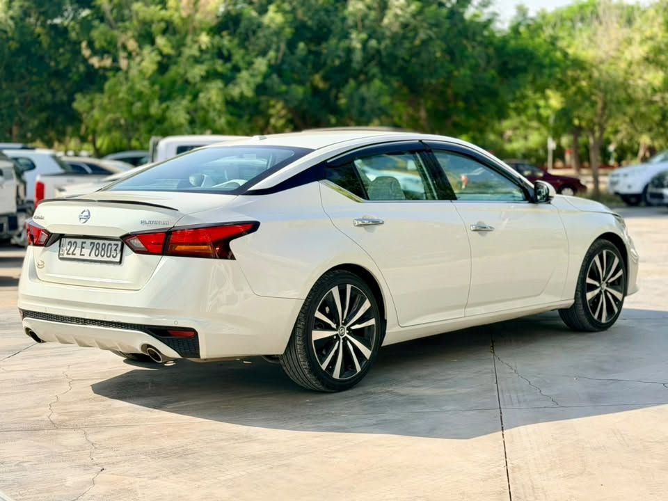 نيسان التيما 2019 platnium 💥فول مواصفات 1/1🚀 
لون ابيض 🤍
دفع امامي فقط 🏎️
سلايت 
بصمة تشغيل و بيبان
تشغيل عن بعد 
نظام تصادم امامي خلفي توقف تلقائي
رادار 360 درجة ✅
كامرات محيطية 360 درجة📷
هندبريك بصمة كهربائي 
كشنات كهربائي خزن🔥
قيادة ذاتية وتحديد مسار🔥
كشنات جلد الامامي والخلفي هيتر 
تبريد مركزي ❄️
اوتو هولد
استيرن هيتر
كار بلي
ماشية ٦٧ ميل
محرك 2500 دوش مامفتوح✅
كير AT المرغوب مامفتوح ✅

🔴سيارة مسويله سيرفس كامل من صدر ودسكات و تايرات ودهن محرك و هايدروليك كير وكهربائيات برغي نقص مابي ✅
سنوية و رقم اربيل جديد لحد 2028 وباسمي شرط تحويل او وكالة 

ملاحضة :👇📌
ضرر خفيف بدون دواخل 
جامرلغ السايق مبدل تجاري 
البونيد مبدل بلادي شركة نفصيخ نفس اللون مطابق✅
يعني السيارة قطعة وحدة صبغ فقط ✅
صور الضرر والسونار بالمنشور 

سعر ١٤٧$ 💣
مكان : قظاء كلار  
واتساب او اتصل ***********

