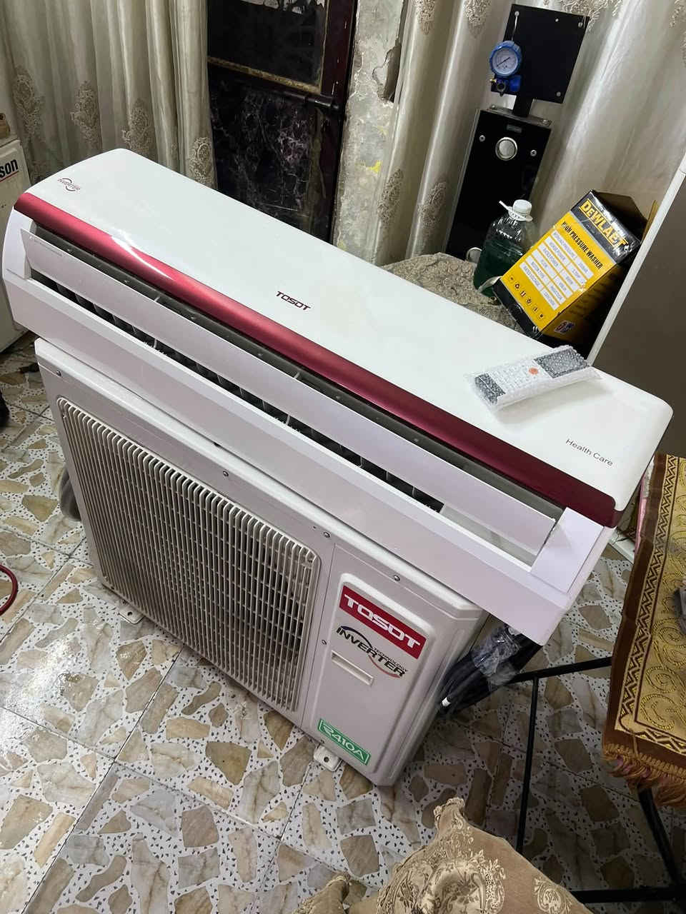 السلام وعليكم اخوان للبيع سبلت توسوت طنين وثلث انفيرتر الوجبه الاولى نضافه 100/100 الخارجيه الدبل 
دبل راديتر ٣ سراوات مشتغل كولش قليل السبلت 
تبريد ثلج ❄️🧊☃️ تدفئه 🔥🐦‍🔥❤️‍🔥 السبلت كفاله عامه 
ضمان من فتحت البرغي كله عل بلاد راديترات موس صفر
غاز الشركه مقفول بي تبريد خير من الله غازه 410 
كامل مكمل وايرات ريمونت حديده بواري جدد 
مغسول وجاهز تاخذه كبل تشده فول ومكفول واحلى من الصور بهواي 
السعر 525 وبي مجال بسيط كولش 
شارع فلسطين ***********
