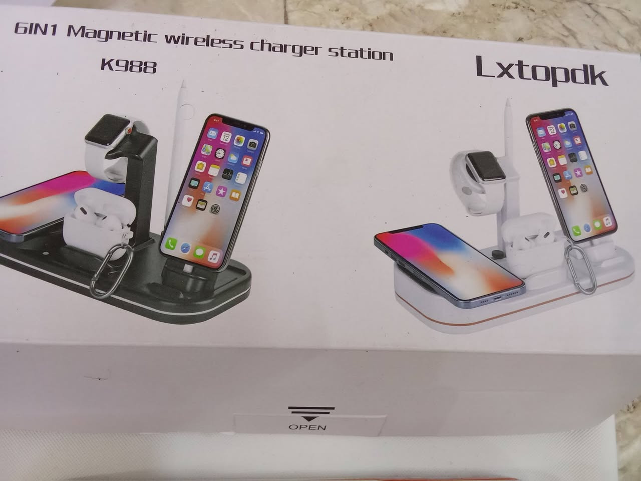محطة شحن متعددة الوظائف (Multi-function Charging Station) مخصصة لأجهزة أبل (مثل آيفون، ساعة أبل، وسماعات إيربودز)، وتتضمن قاعدة شحن لاسلكية ومنفذ شحن سلكي.المكونات الأساسية: تحتوي على قاعدة شحن لاسلكية دائرية، حامل مرتفع مخصص لساعة أبل (Apple Watch)، ومنفذ توصيل (Lightning) لشحن الهواتف أو الأجهزة الأخرى.طريقة التشغيل: يتم توصيل القاعدة بمصدر طاقة عبر كابل (Type-C غالباً) لتغذية جميع المنافذ ونقاط الشحن اللاسلكي في آنٍ واحد.التوافق: صُممت خصيصاً لتنظيم شحن هاتف الآيفون، الساعة الذكية، والسماعات اللاسلكية على المكتب بآن واحد لتخفيف فوضى الأسلاك السعر10حجم كبير 
.التواصل على رقم ***********🔥🔥🌹☀️
