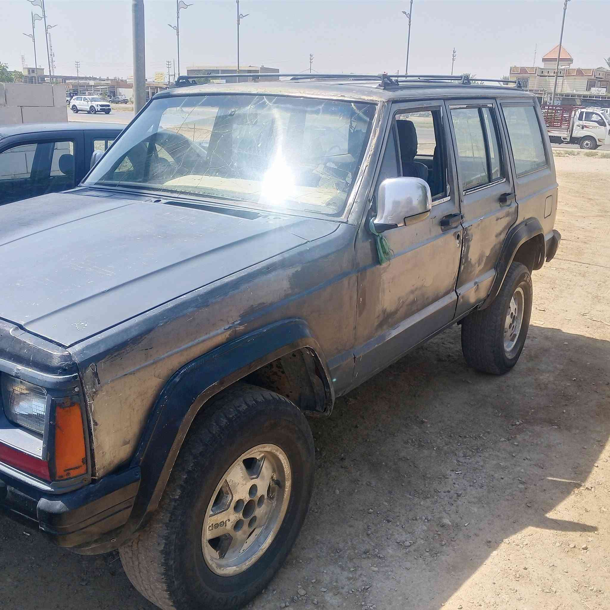 السلام عليكم للبيع جيب شركي موديل 1989 مكينه و وكير ياباني السعر 20وبي مجال مكان الصويره ***********
