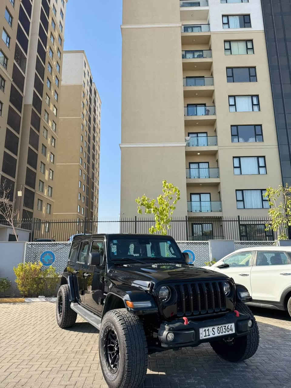 مكلف بالنشر

للشراي الجاد فقط

السلام عليكم 

جيب رانكلر  صحاري للبيع 

‏wrangler 4xe plug in hybrid

‏‎فول المواصفات و هايبرد 4xe

‏‎لون السيارة اسود

‏‎موديل2021

‏‎ماشيه 61 الف  فقط 

‏2.0L turbo hybrid محرك اربعة سلندر توربو

‏‎** قوة حصانيه 375 hp

‏‎مواصفاتها :

‏‎بصمة ابواب بصمة تشغيل

‏‎كشنات جلد بلادي

‏‎كشنات تدفئه جلد مع الستيرن

مري جانبيه تدفئه

‏‎شاشه كبيره مع كاميرا | و خلفي تشغيل عن بعد

‏‎نضام صوتي ALPINE مع دمام بالصندوق

‏‎اربع مخارج كهربائي Aux

‏PART TIME و 4WD auto نضام

‏SWAY BAR

‏‎قفل اكسل امامي و خلفي AXLE LOCK

‏‎كيبل شحن 110V 220V تكدر تشحن السياره بالبيت ثلاث انضمة قياده e-save بنزين

‏electric فول كهربائي

‏‎نضام هجين بنزين و كهرباء hybrid

‏‎السياره تشحن ل حالها بالطريق عند دواسة بريك

السيار رقم بغداد شبة مميز 

سقف بوكس  تنشال  كامل    

سياره وارد امريكي.

حادث جاملغ خلفي وراجع كما موضح في الصورة حادثها يخبل وحلو وسعرها حلو

السعر :250 وبيها مجال 

العنوان بغداد حي الجهاد او اليرموك

للاستفسار 

***********

نص مكتوب في الصور:
- الحادث