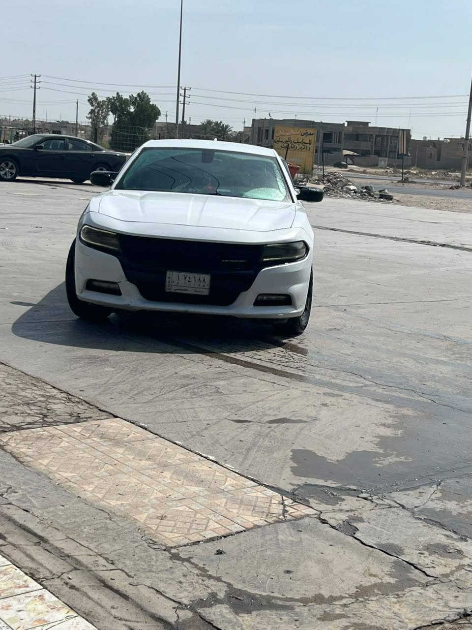 سلام عليكم
دوج جارجر  2016 اصل 
تحويل مباشر 
السيارة وارد امريكي حادثها جاملغ وباب  العبري ومعمرات نفسهن بدون دواخل بدون ايرباك ولا لغد وشواصي 
سيارة كير ومكينة على وضع الشركة 
مواصفات السيارة 
شاشة جبيرة
كشنات حضن تدفئة تبريد
كشن خلفي تدفئة 
ميموري خزن 
اكواب تسخين وتبريد
حساسات وكامرة خلفية 
عنوان السيارة واسط العزيزية
للاستسفار:
***********

نص مكتوب في الصور:
- 68 4G 1:33 3 نوفمبر، 2025 10:20 م