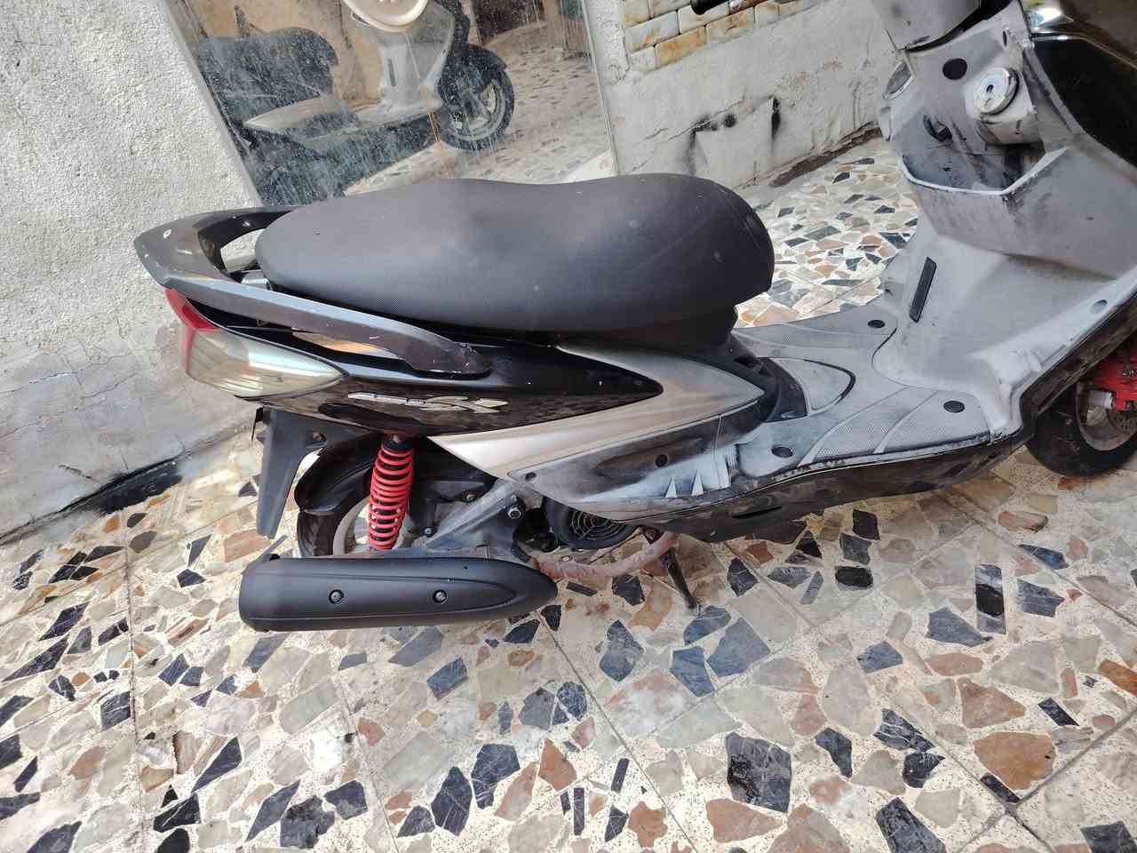 لبيع دراجة سكنس فحل نوزل كوري دراجة نضافتة محركة كشرة 100 ٪دراجة رمبة سعرها قفلة ٩٥٠ قفل ***********
