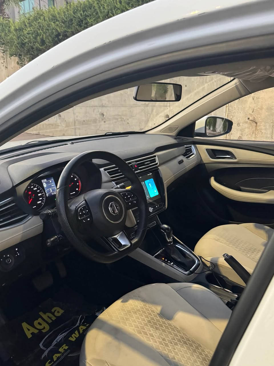 ✨ MG 5 STANDARD PLUS 2024 ✨

🚘 ئێم جی فایڤ ستاندارد پڵاس ٢٠٢٤ — زەمانی شەریکە

ماشاءالله،نموونەی هەیکەل و جوانییە،
هەموو سێرڤسەکانی لەلایەن شەریکەوە ئەنجامدراوە، وردەی نییە و  زۆر جوان و پاک ڕاگیراوە.

🔹 مواسەفاتی Standard Plus:
• شاشە
• کامێرا
• حاسەی دواوە
• دەبڵ گێڕ (عادی و ئۆتۆماتیک)
• گێڕی قورس
• IOS CarPlay
• Android CarPlay
• و زۆر مواسەفاتی تر…..
• کامل سێرڤس کراوە
• ڕۆنی مەکینە تازەیە
• چوار تایەی تازەی لە ژێرایە
• گێڕ و مەکینە، تەبرید و کارەبایات بە شەرت

📍 ڕەقەم: سلێمانیە
   تەحویل غرامە بە شەرت

📞 بۆ زانیاری زیاتر و بینینی سەیارەکە:
***********
***********
