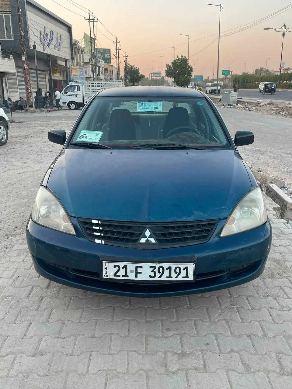 لانسر 2010 باسمي مكفوله بدون صبغ سونار موجود مكينه حجم 2000 اني شديتها مكاني ديالى بعقوبه حي المعلمين 
***********
