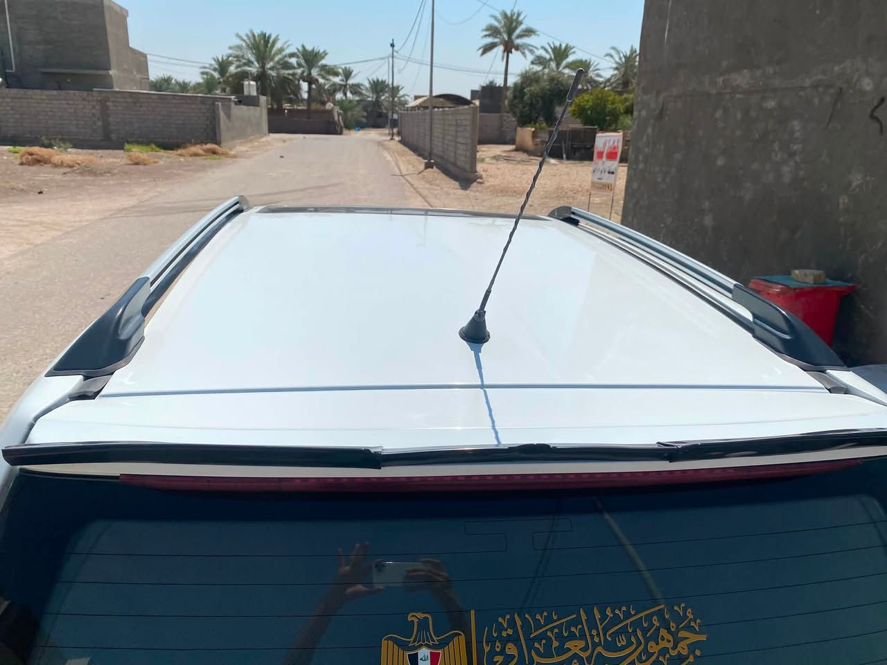 السلام عليكم . 
تيكو 13 رقم بابل محرك 2000 بدون حادث 
رشات صبغ بسيطة .سنوية 2030 
كير محرك مكفولات . تدفئة تبريد بالكشنات 
داخل جلد . باتري جديد . تايرات جديدة . حدادية جديدة
مكاني الحلة ***********
السعر 52 وبيها مجال
