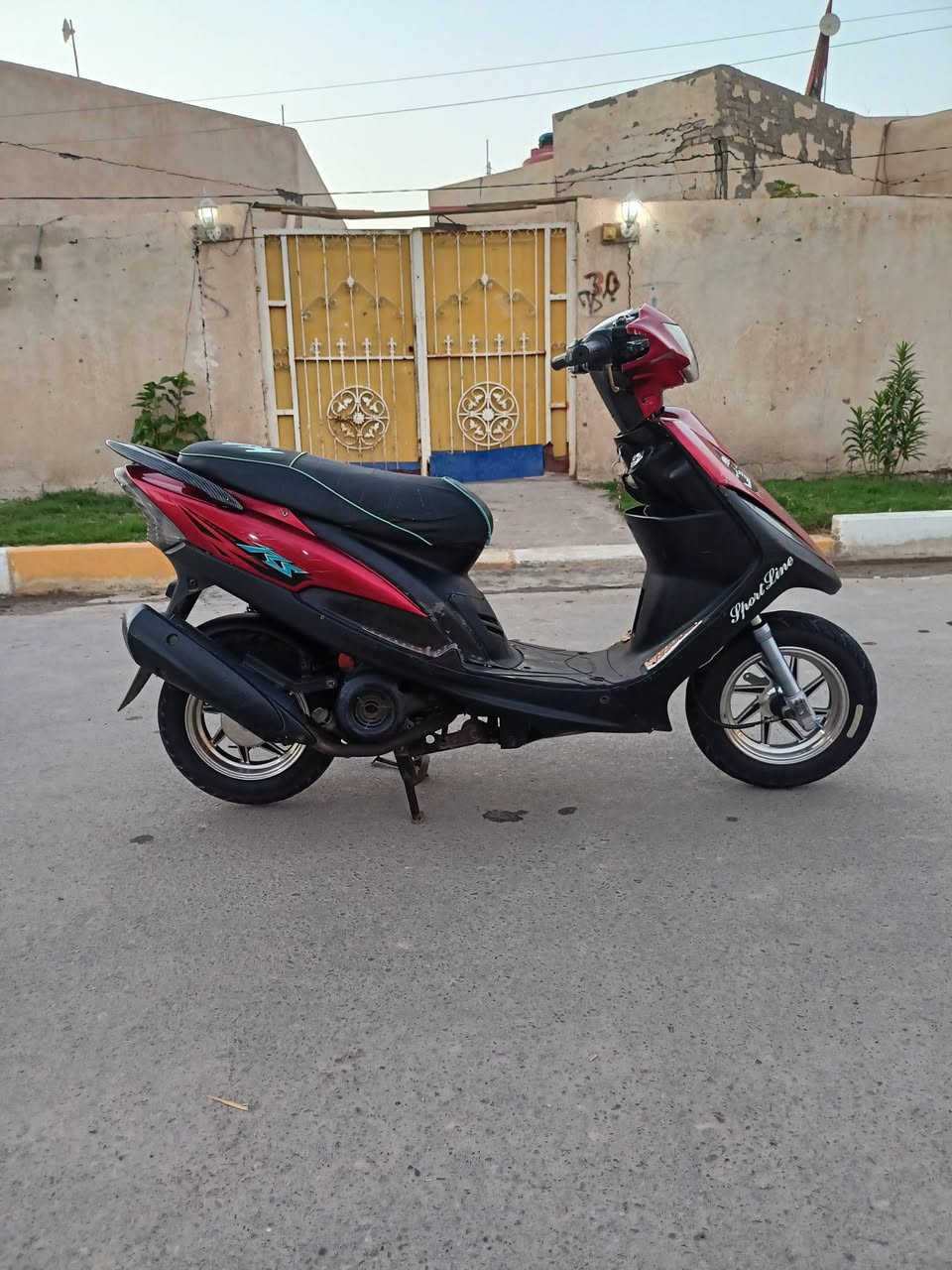 السلام عليكم
مـاكس عدله مفتوحه. 50 بلاد

دراجه تخبل مكينه خرسه 
احلا من الصور

نهضه ومشي تشكك كاع شك

كهربائياتها كلها كامله مانقصها كلشي 
دراجه جاهزه

وياله رياضي جديدات 
زوج تواير جديدات 

قفل جنطه قفل ستيرن 

بكك الايت اربع والفات

دبلات امامي رياضي 

دبل خلفي سبع الوان رياضي 

يدات بريكات رياضي 

سـلف  :  هـندر 

كامله مكمله مانقصها كلشي 

/  سعرها 600وبيها مجال  /

مكاني ناصريه بالشموخ شارع ياحسين

شراي يرسلني واتساب ويدلل
***********
