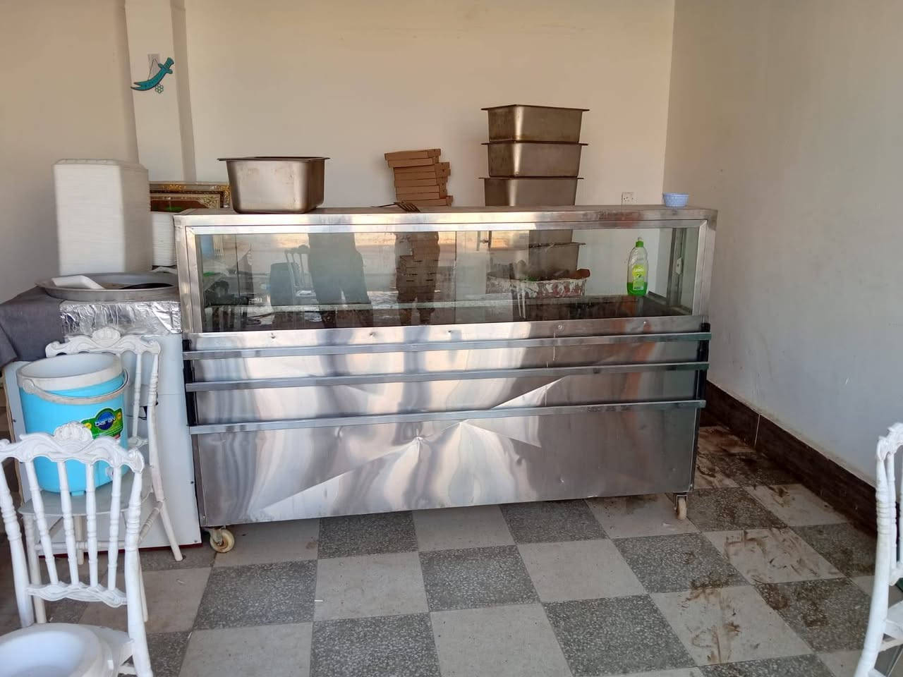 ياالله
غراض مطعم للبيع 
حمايه وحده كهربائية وغاز والثانيه فقط غاز 
فرن جديد مع ميز
طباخ صناعي 4 عيوون 
گدر قيمه جديد وبريمز كبير
عارضة استخدام 15يووم النضافه 💯/💯 
الاستفسار ***********
