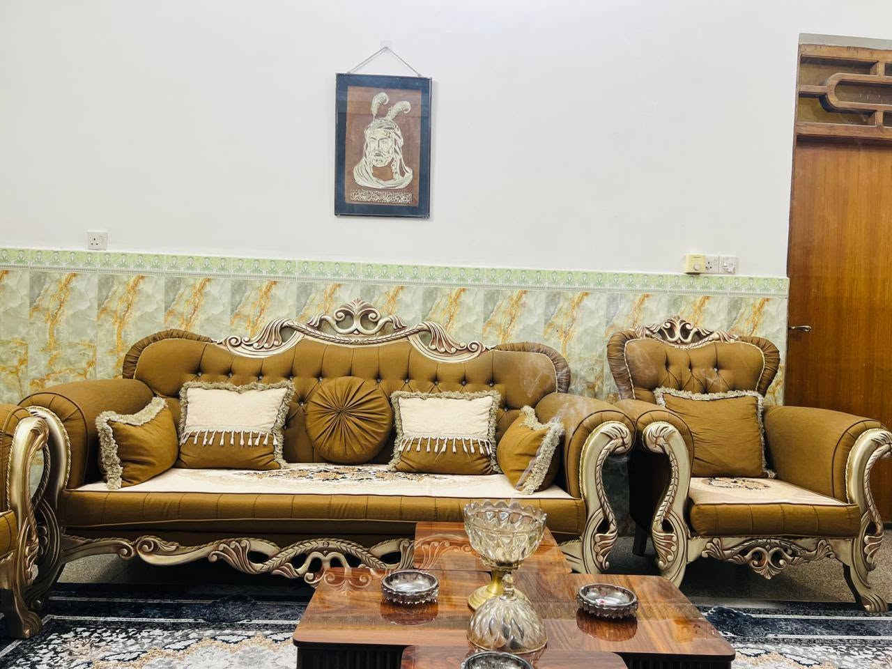 سلام عليكم طخم تركي كامل  
نظافه 90 سعره مليون وميه بي مجال للتواصل ***********
