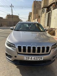 جيب بزون شيروكي 2019 البيع رقم انكليزي ما شيه 128 125 وبيه مجال اتصال ...