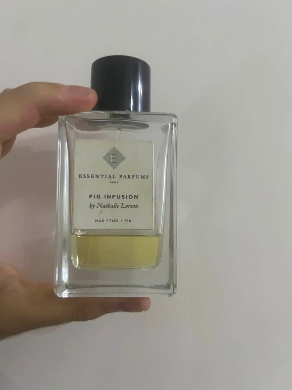 ٢ هم ازدار قدیم سعر هم ٩٥ الف

نص مكتوب في الصور:
- QR code App Get Info from any code, such as Nutritional details, Discounts, Pricing QR now Instalar Check Fresh and Production Dates for Essential Parfums Essential Parfums 3m211c Check Production Date 2023-12 Age 2 years 9 months 26 days The batch codes are reused every 10 years. * For reference only. Contact us if you find any errors. Discover more cosmeticcheck.app
- 6:16 7 Batch Code Decoder Check Fresh and Production Dates for Essential Parfums Essential Parfums 3m212c Check Production Date 2023-12 Age 2 years 9 months 26 days The batch codes are reused every 10 years. * For reference only. Contact us if you find any errors. How to Find the Batch Code of cosmeticcheck.app