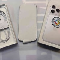Iphone 17 pro max 512 silver السعر نهائي مليونين 100 من الاخير  مفعل ي...