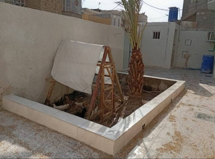 أبو الخصيب منطقة أعويسيان***********
بيت للبيع 
المساحة ٢٤٠
طابقين الرضي كامل 
والطابق الثاني هيكل 
ديوانيه ٦×٤....المطبخ ٤×٥
الهول الموزع ٧×٥
صحيات .....غرفتين ٥×٤
حديقه ١٢×٤
طابو زراعي .عراقي 
الرقم الأستفسار ***********
منطقة عويسيان ...قرب معمل بلوك الكوفه
