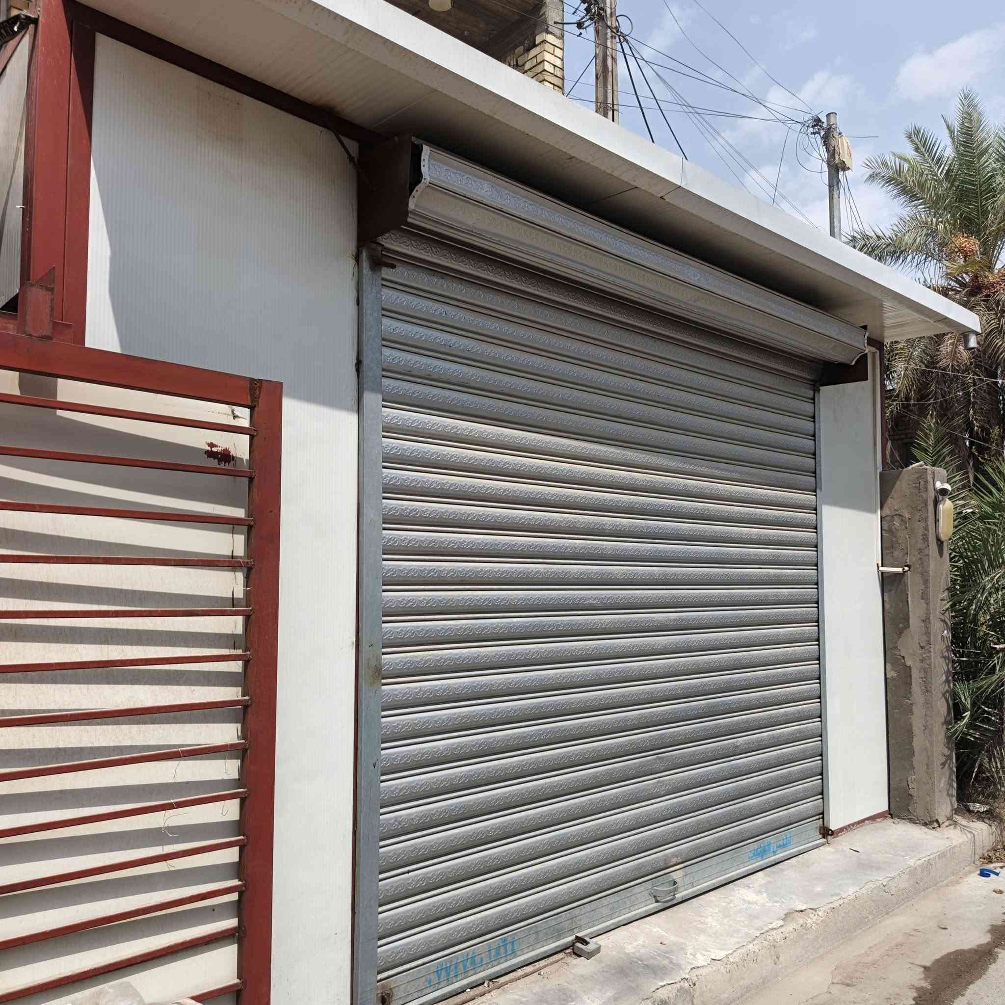 للبيع 
اولا قياسك الكبنك ٣متر والارتفاع ٣١٠ ويه اللفه مال كبنك
ثانيا جام ١٠ ملم العرض ٣ متر والارتفاع ٢٦٠ باب 
ثالثا خمس قطع سقف شندوش على اربع متر وسبع قطع على ٣متر و ٣ قطع على مكصوص منها شويه 
رابعا باب خلفيه حديد تكمه والحديد كله شخاطه قوي 
الزعفرانية شارع المعهد 
***********
