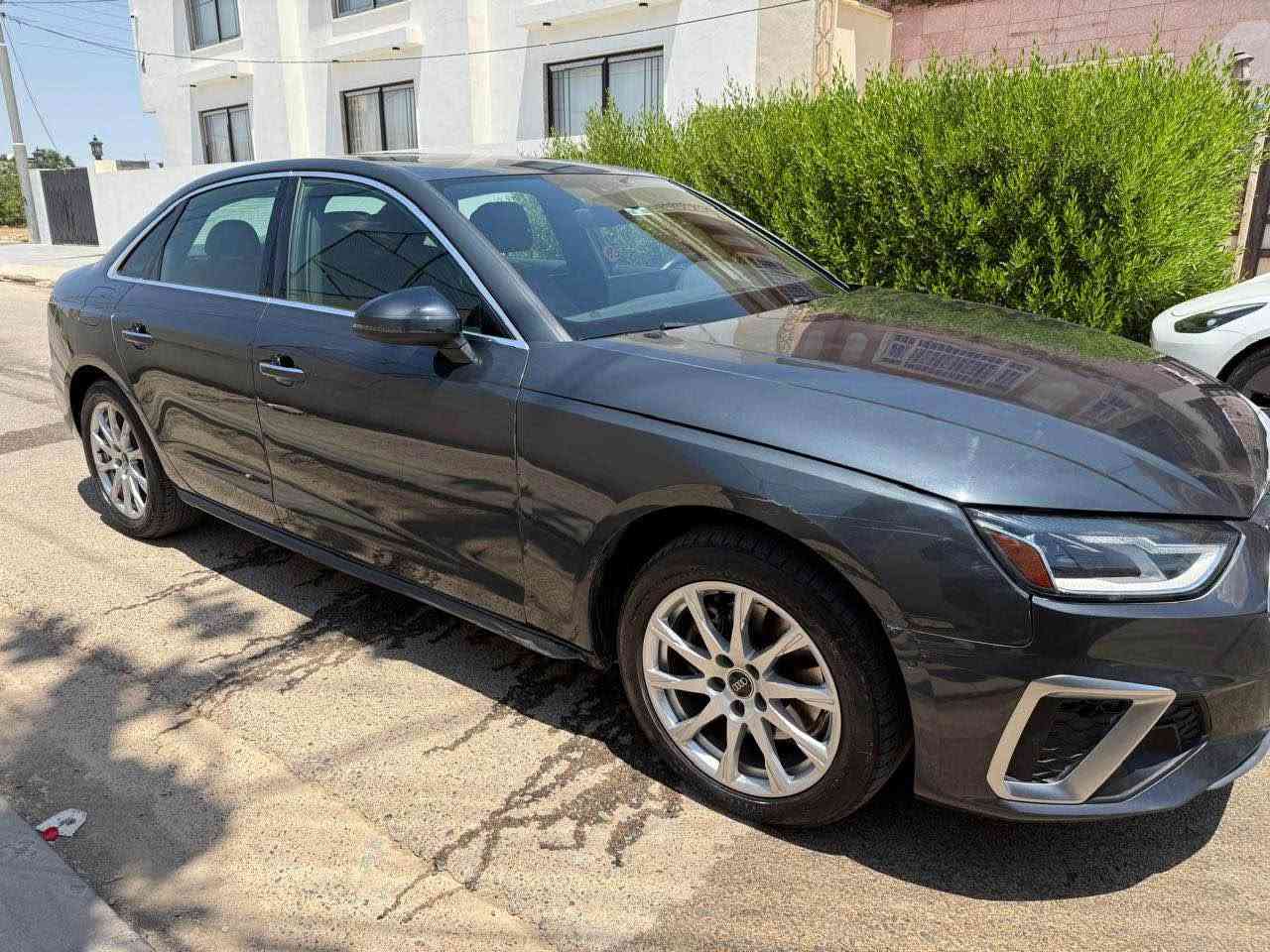 السلام عليكم 
#للبيع 2022 Audi A4 TFSI Quattro premium 
وارد امريكي بحاله ممتازه الايرباك مطاگ ومبدل قطع اصليه وبيها كم شخطه بجاملغ الايسر السياره محرك گير كهربائيات مكفوله ماشيه 50 الف كيلو تحويل بنفس اليوم
السعر 170 ورقه وبيها مجال 
موقع السياره أربيل 
للأستفسار:***********
