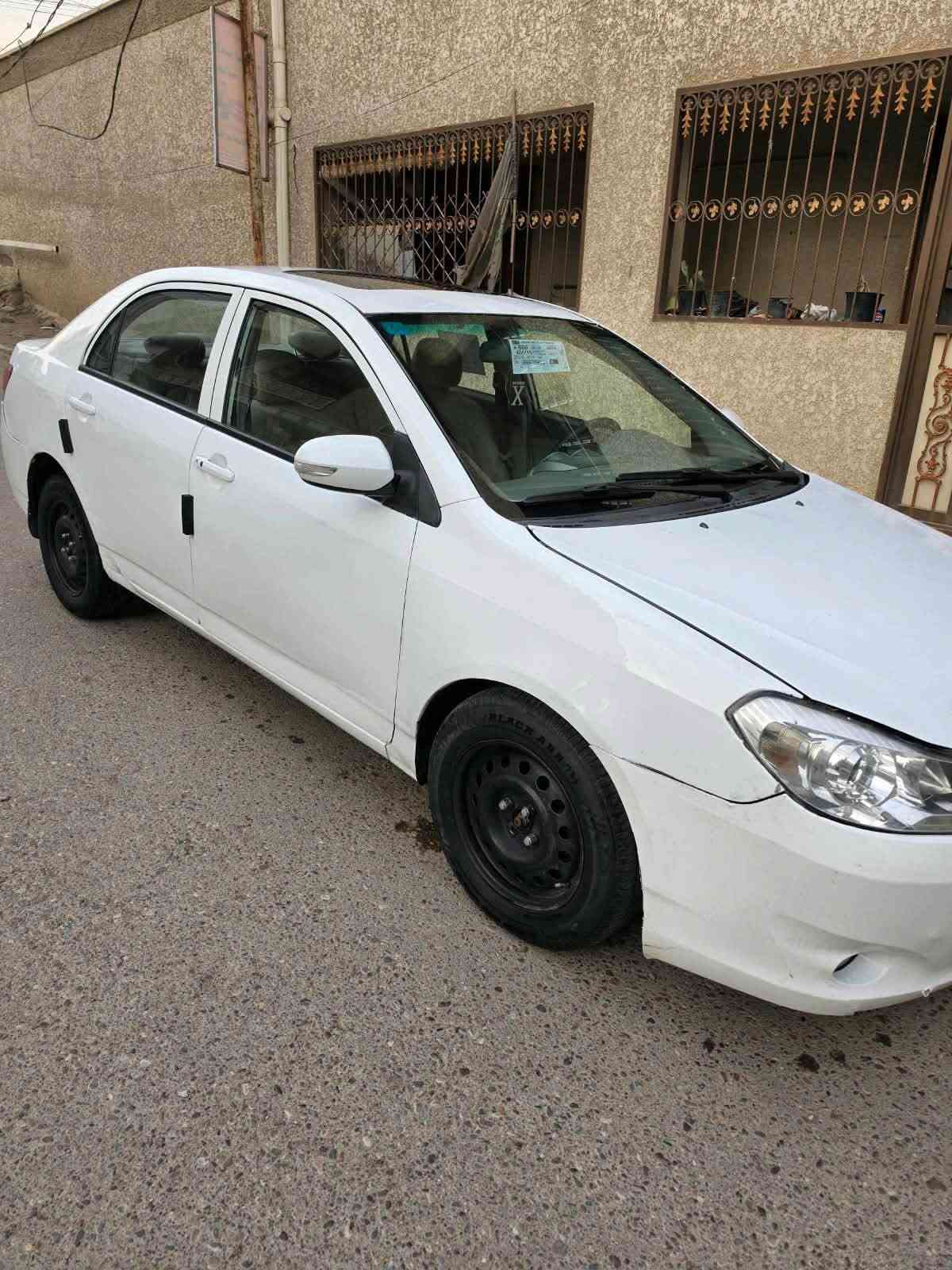 بي واي دي F3 • ٢٠١٣ • مقاعد جلد