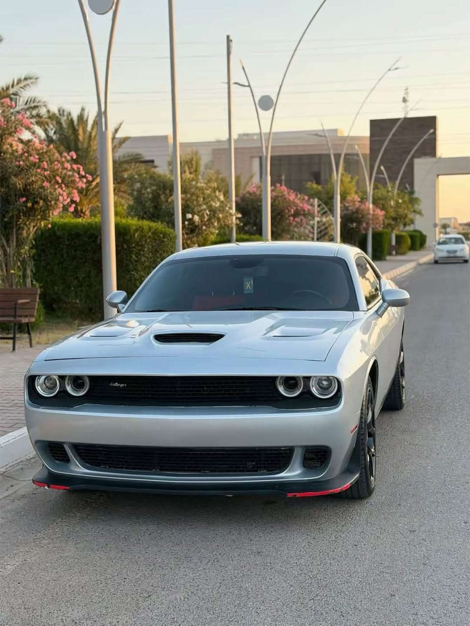 السلام عليكم ..
جالنجر موديل ٢٢ sxt اللون رصاصي 
ماشية ٤٠ الف وقابل للزيادة السيارة بريحة 
الشركة .. رقم اربيل.. حادثها بدون دواخل جاملغ وباب السائق والبنيت محدث
كلشي بيها جديد عل وضع الشركة  ..
حدادية .. صدر .. كير .. مكينة تبريد كفالة 
تخم تاير جديد   
شاشة وسط كار بلي 
كرسي كهرباء وباقي مواصفات SXT المعروفة 
مكانها تكريت *********** 
السعر ١٨٠ وبيها مجال
