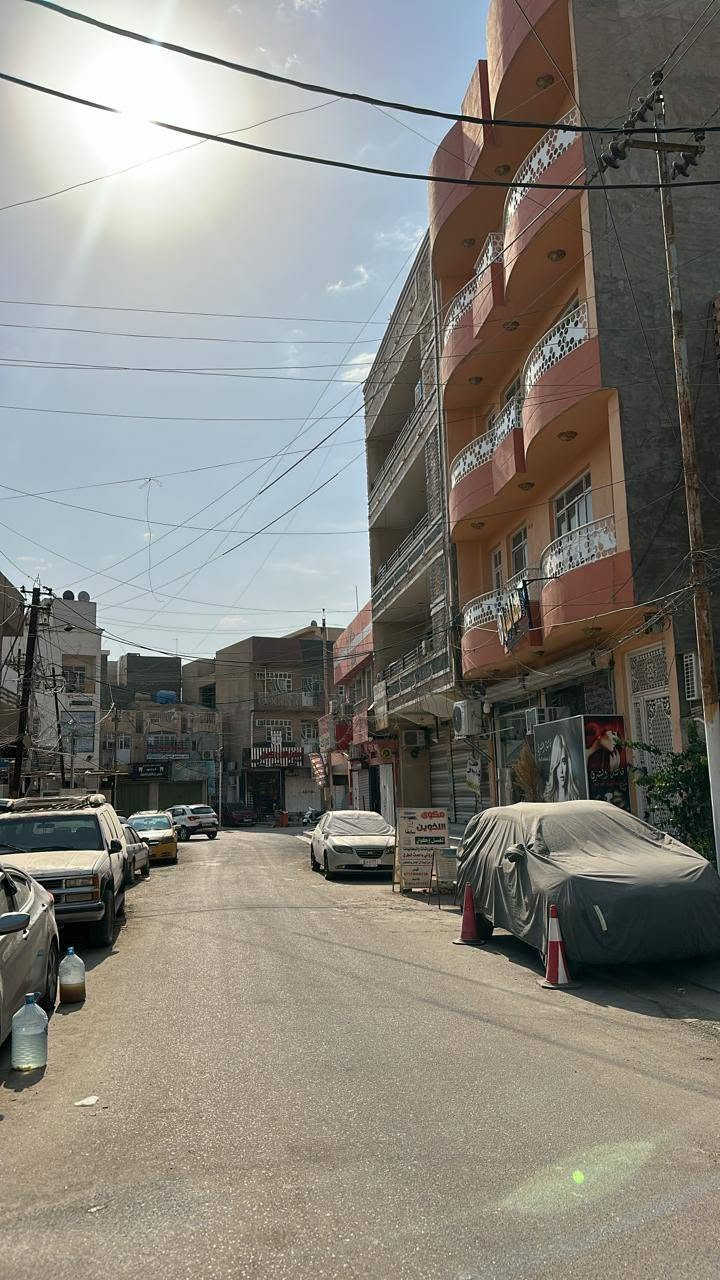 الاعظميه سبع بكار سوق السمكه شارع تجاري بنايه للبيع المساحه 180م واجهه 12م تحتوي 6شقق مع 3محلات البنايه واردها الشهري 4ملايين استثمار مضمون للجادين مكان مميز تجاريه للاستفسار الاتصال ***********شركة الضحى للعقار
