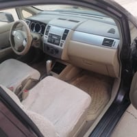 نيسان تييدا • ٢٠٠٨ • كالار