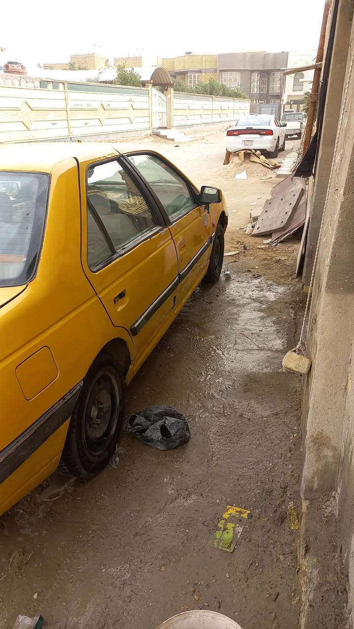 لسلام عليكم للبيع بيجو 405 موديل 15 السياره جاهزه مكينه وكير شرط حداديه زينه  تبريد ثلج كهربائيات كلهه شغاله رقم بصره  غرامات ماعليهه هيئه عل مشتري السعر 15ورقه مكاني ناصريه المركز ***********
