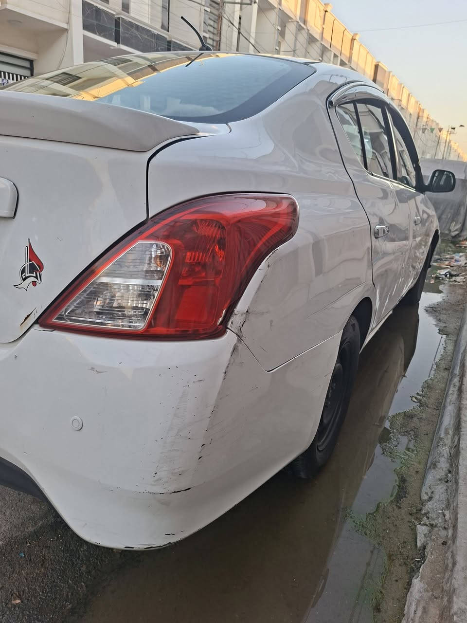 سلام عليكم
نيسان سني 2019 رقم بغداد الجديد تحويل مباشر
محرك كير تبريد  تخم تاير جاهزة 
بس البدي بي طخات و٣قطع صبغ اماميات يعني جاملغات وبنيد
بدون دواخل يعني شواصي لغود مكفولات 
السعر ٧٨$ وبيهه مجال جدا بصيط مكان بغداد الدورة
رقم تلفون ***********
