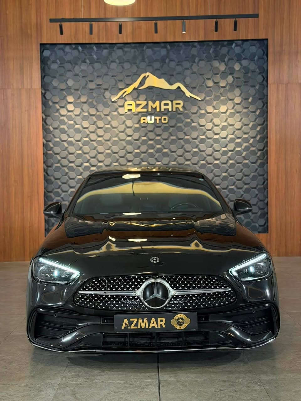ارخص سعر بكل العراق 285 ورقة قفل🔒
Mercedes benz C class amg وارد الماني🇩🇪
موديل : 2021
ماشية : ٤٥ الف كيلو فقط

مواصفات السيارة فول الفول
بنوراما و لايت ملتي بيم  و لايت ليزر و كشنات تدفئة و رادارات و حساسات و كامرات و انارات داخلية متعدد الالوان و انضمات قيادة بيها و ستيرن amg بلادية و السيارة مواصفاتها متخلص 

السيارة وارد الماني ضمان دولي
بيها جاملغ خلف السكن صبغ بدون دواخل بدون ايرباك اثر شخوط
محرك كير كهربائيات كلها بشرط بدون اي خلل 
السيارة مرقم و جاهز تحويل او وكالة بشرط

سعر : 285$ ورقة
للاستفسار : ***********
العنوان : السليمانية المعارض  الجديدة شركة ازمر اوتو معرض رقم ٣٤
