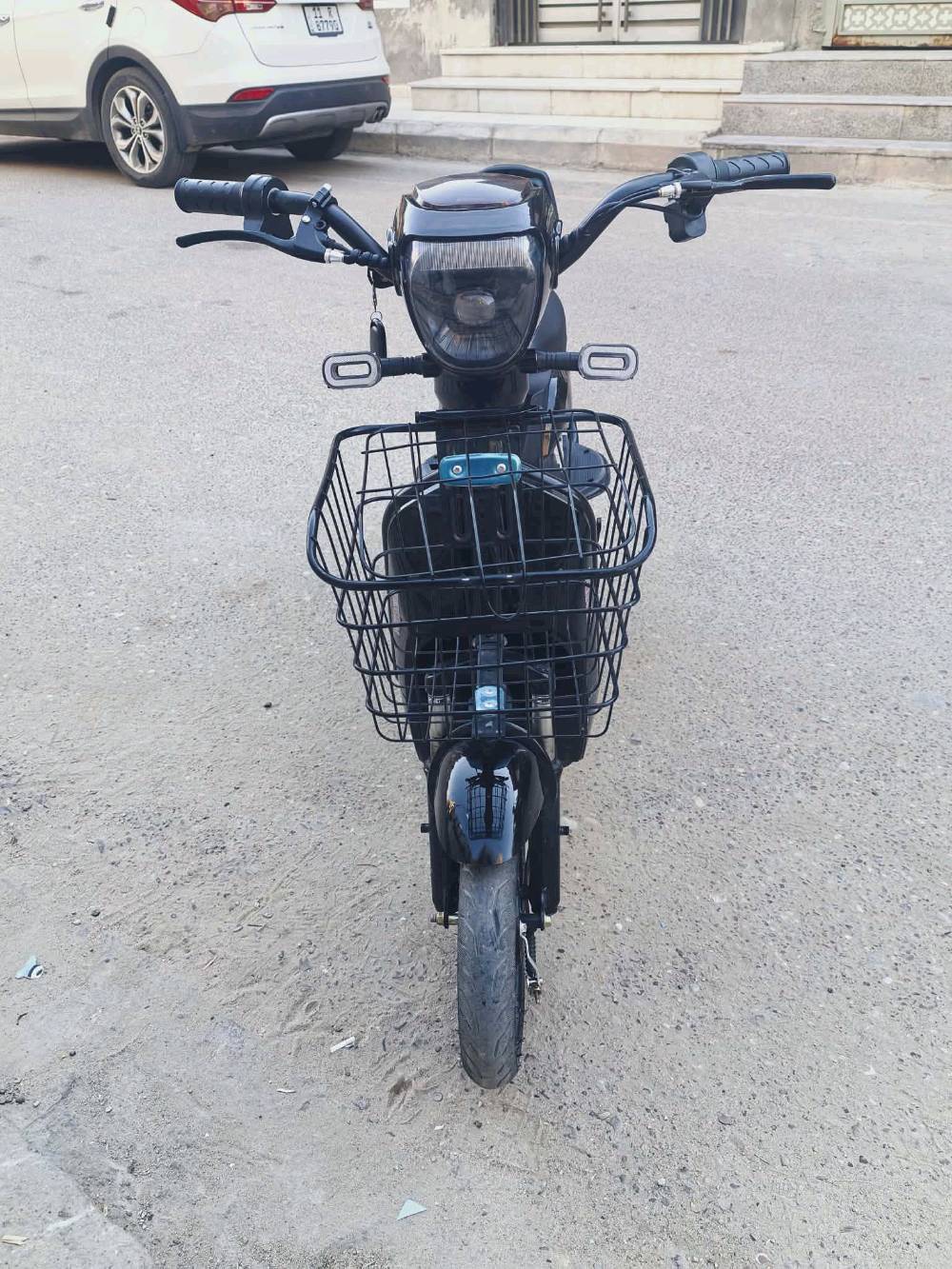 دراجه شحن فول ومكفول ملف بطاريات وملف شرط بصمتين وسوجين تشغيل عن بعد جهاز سرقه. بحاله وكاله قبل سبوعين طالعه م̷ـــِْن محل. وتساب ‏‪***********‬‏
شنو الموديل/الماركة بالضبط مال دراجة الشحن؟ وكم سنة/شهر استخدام إلها؟: 
4بطاريات شرط فحص تمشيك40كيلو بلحشنه وحده. قبل سبوعين طالعه م̷ـــِْن محل 
البطاريات شكد عددها ونوعها وكم أمبير؟ وشنو المدى الحقيقي للمشي بالشحنة الواحدة؟: 
4بطاريات بلاده مال شركه
وين موقعك بالضبط حتى نرتب المعاينة والاستلام؟: 
ناصريه 
السعر النهائي شكد؟ وبيها مجال للمساومة لو لا؟: 
300قابل للتفاوض. بيه مجال للطيبين
ويّاها كل الملحقات والأوراق الأصلية لو ناقص شي؟: 
كامله كل الملحقات وياهه 