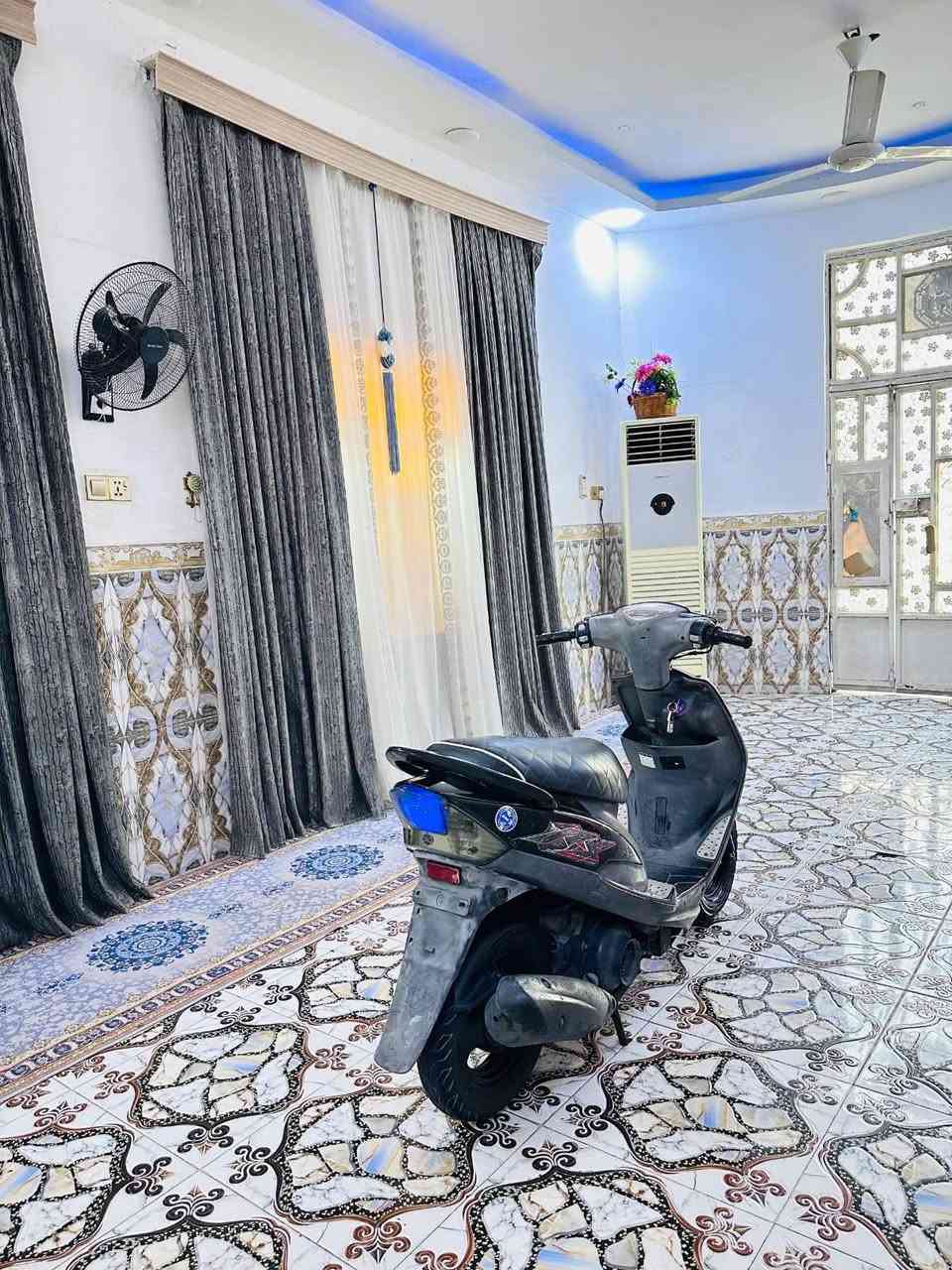 السلام عليكم للبيع ماكس عدله ياباني حاويه صار 17 يوم من طالعه من الحاويه دراجه ختم واحد ويه المحرك كله مكفوله مكينه ناعمه بلاد 49 ما مفتوحه لا تبخير ولا تنقيص ولا صوت كله جديده كلجات رياضي دراجه تاخذه تدعيلي ما تخسر عليه ربع السعر 850 وبيه مجال رقم *********** مكان بصره القرنة, البصرة
