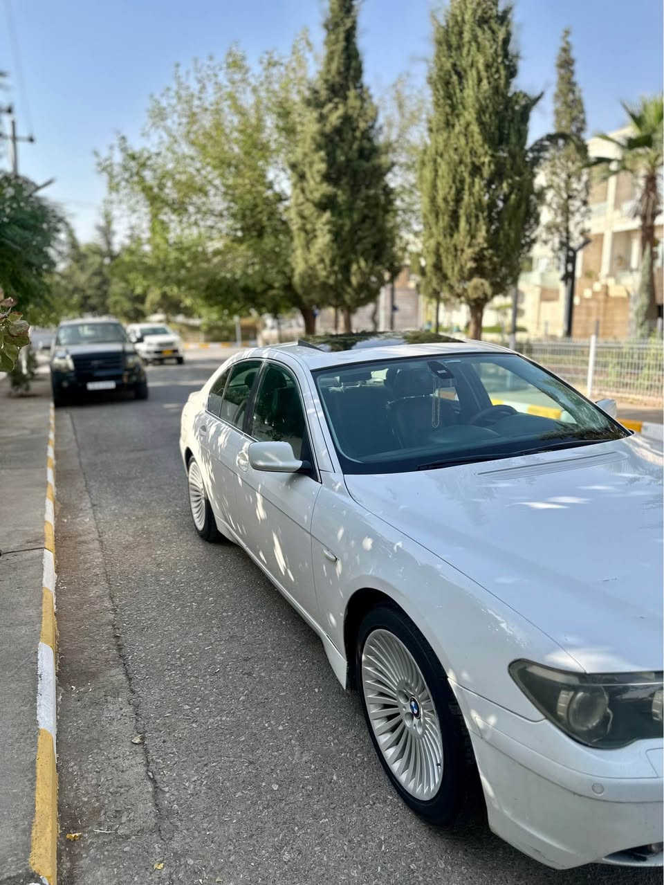 سەرەتا بەناوی خوای گەورەو. مهرەبان
BMW745 v8دەرگالارج فوول فولی 2009قەپات مواسەفات✅
ساخە سەیارەکە بی دەعم و لیدراوی و بۆیاخیشی نیە ✅ 
بەشەرتی گیڕو مەکینەو کارەبایەتوو هەمووشتیک ✅
کۆدی بۆ کراوە ئەوراقی کۆدەکەشی ڵەگەڵە بەشەرت✅
سەیارەکە زۆر پاکو جوان و نموونەیە کەم ڕۆشتوە عەزیت نەدراوە هەموو گیانی لەسەر دەقیشەریکە ماوەتەوە گۆڕینەوەم نیە تەنها فرۆشتن پیوستم بەپارەیە بۆیە ئەی فرۆشم سەیارە مەعرەز نیە هی  دەسی خۆمانە شوین سلیمانی سعری 49وەرەقەو مەعامەلەیە پارە یەک شاهینەی بڕاوەش نیە*********** السليمانية, العراق
