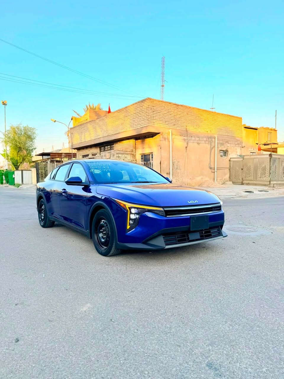 السلام عليكم KIA K4 2025 LX 
بصمة  / هندبريك دكمة  / لايت LED  / مكينة 2000 دوش / شاشة كبيرة متصلة ديجتال   / اوتو هولد / LED امامي وخلفي / قيادة ذاتية / كامرة دوارة / رادار تعديل مسار / اوتو بريك / مود درايف / تحكم ستيرن / كروس سرعة /مانع انزلاق / بلوتوث / اواكس / USB / ماشية 18mi  
حادثة موضح بلصور بنيد مبدل ومصبوغ فقط الباقي مكفول شرط الفحص والسونار السيارة شاصي لغد كفالة ايرباك استيرن وبردة وراجعات سستم بعمان 
مكان السيارة بغداد  
للتواصل ***********
ملاحضة السيارة بدون رقم دخول جديد
