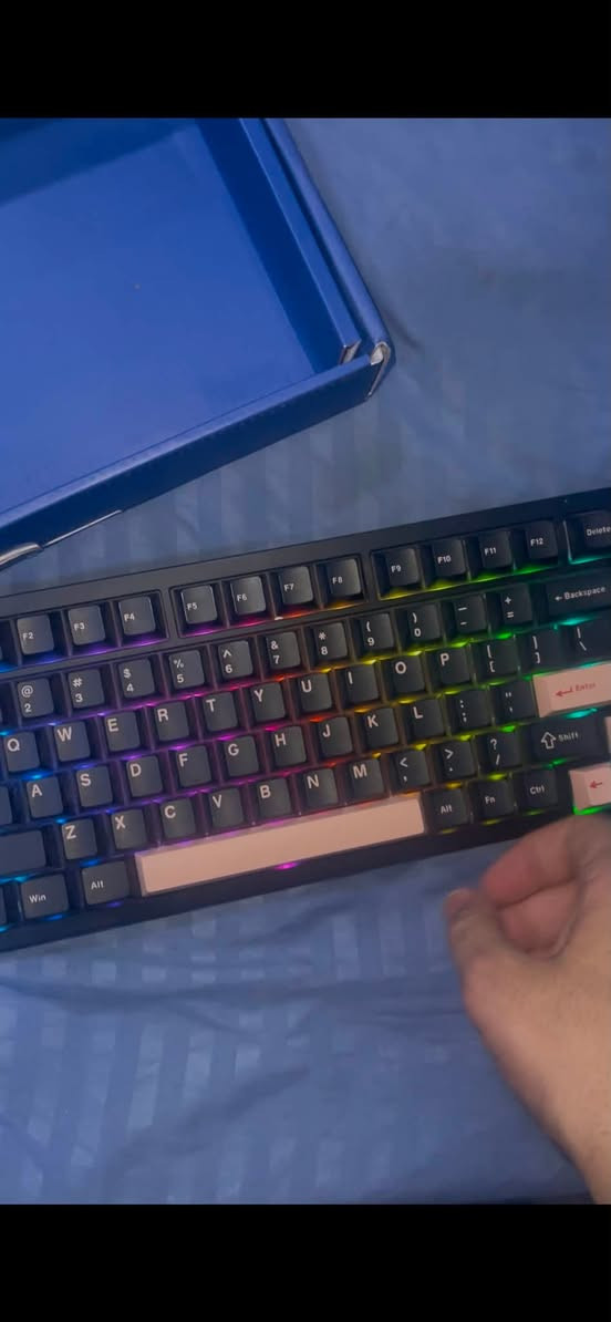 كيبورد th80 pro ❤️‍🔥
وزن ثكيل جداً سعره ٣٥ الف 
بلموقع فوك ال ٧٧$
توصيل ماعندي فقط بغداد 
***********
