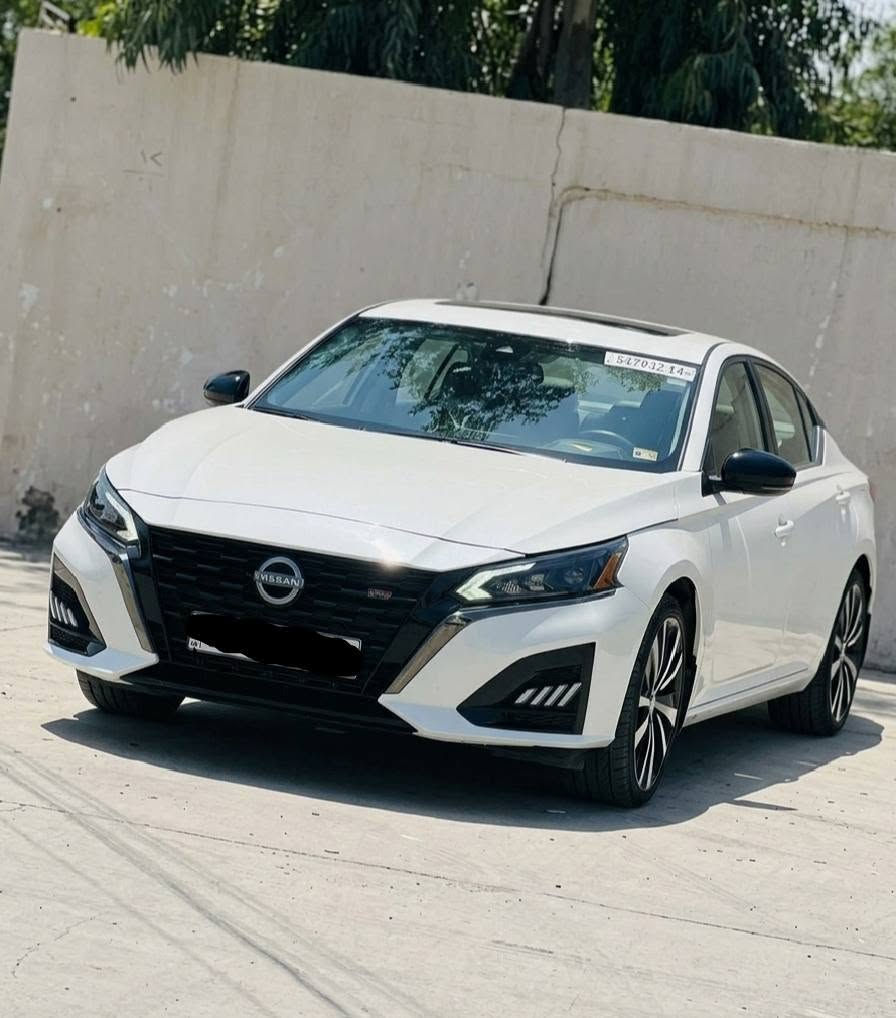 السلام عليكم
للبيع: نيسان ألتيما (Nissan Altima)

​الموديل: 2022
وارد امريكي 

​المحرك: 2.0L تيربو (Turbo)

​الفئة: SR Plus (أعلى فئة فول مواصفات)

 المواصفات:

​محرك التيربو 

​فتحة سقف

​شاشة عرض كبيرة مع نظام تقني متكامل 

​تشغيل عن بعد وبصمة تشغيل دخول ذكي

​أنظمة أمان وتنبيه رادار، تحديد مسار، ونقاط سوداء

​كراسي جلد مطرزة بتحكم كهربائي وتدفئة

​أنظمة قيادة متعددة وكير شفتات 

​ويل كب سبورت حجم كبير

​حساسات وكاميرا خلفية

​الرقم: أربيل (ألماني)

​للتواصل  (واتساب أو اتصال):***********
