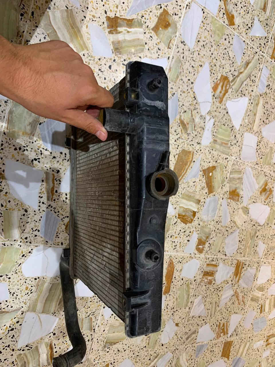 السلام عليكم للبيع  راديتر سايبة نضيف 
سراوين شرط الفحص 
سعر 20
مكاني بغداد البلديات
***********
