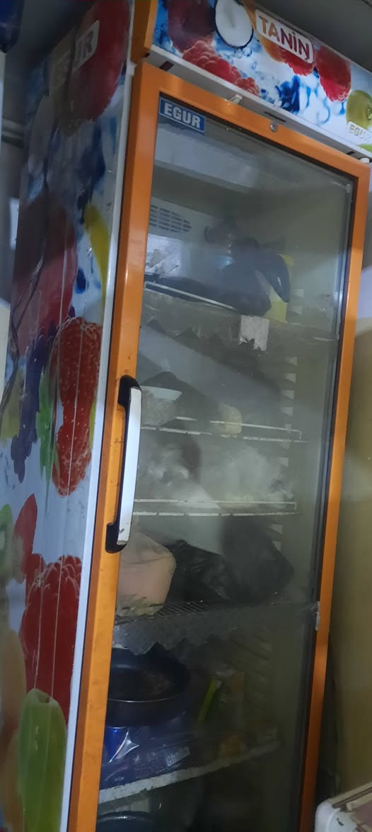 للبيع كاونتر من النوع الثقيل ونظيف جدا مع عدد ٢ براد للشراي الاتصال ع الواتساب
***********
