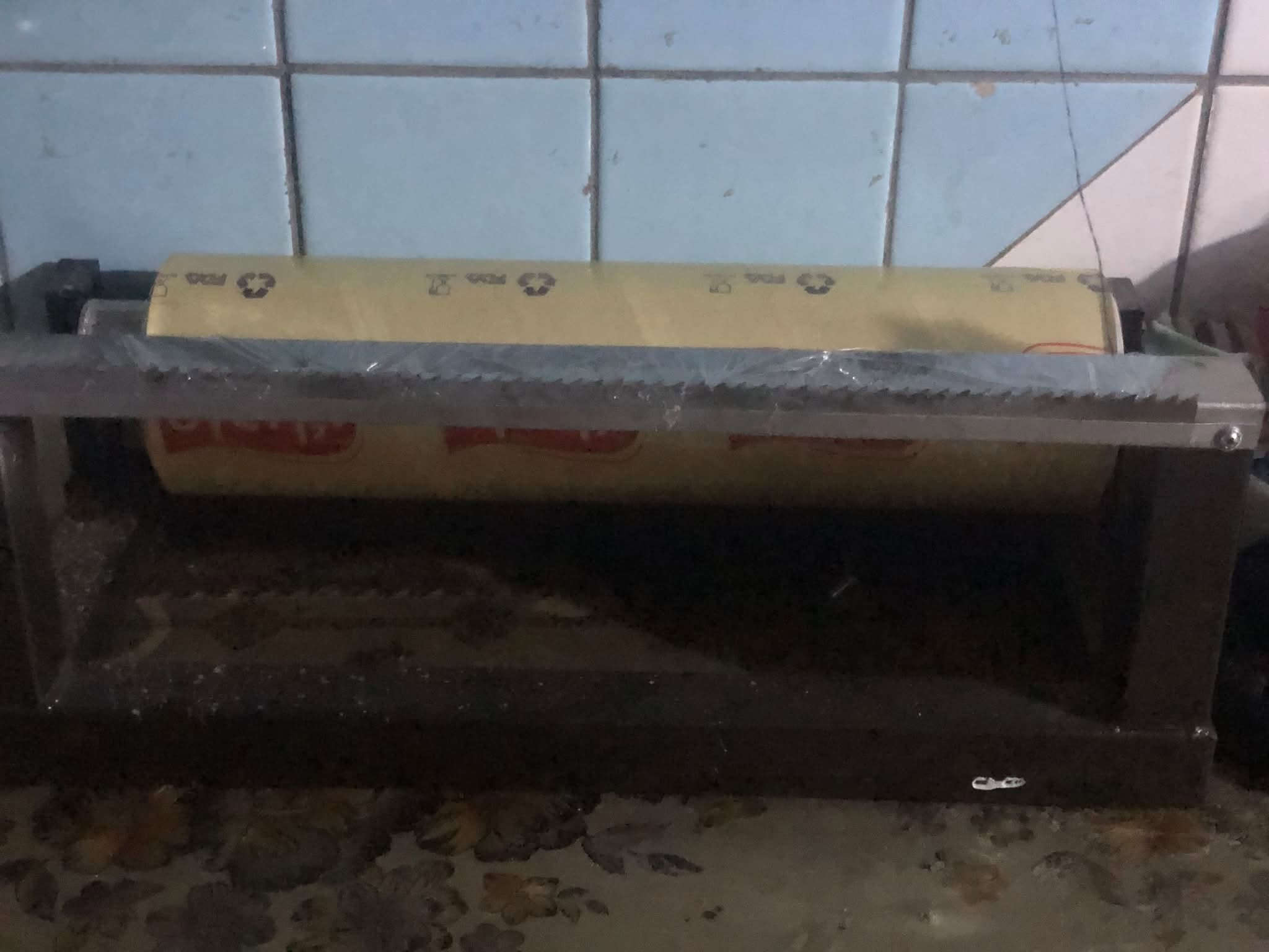 السلام عليكم غراض مطعم للبيع مثل ما موضح بالصور وقاطع طوله 160 وعرضه 160 طباخ عينين ستيل وميز ستيل طوله 2مترين وعرضه 60سم*********** 
مع مثرامة لحم
