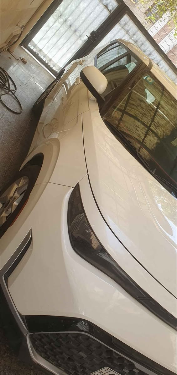 كيا صول ٢٠٢٣  
فئة LX 
لون ابيض 
محرك دوش ٢٠٠٠
ماشية حاليا تقريبا٣٤ الف كيلو متر  مو ميل
تعديل وصبغ البنيد  وتعديل الجاملغات الأمامية عل البارد وتبديل الدعامية الامامية بوحدة بلادية
بيه طخةخفيفة بالدعامية الخلفية 
موقع بغداد الكرادة
الموبايل *********** بغداد, العراق
