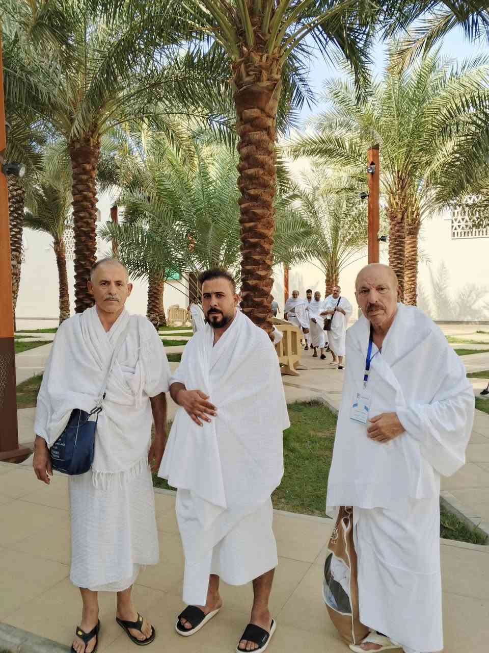 بفضل الله  تعالى وكرمه لنا 
إحرام معتمرينا من ميقات مسجد الشجره أبيار علي ميقات أهل المدينه ومن مر بها 
متوجهين إلى مكه المكرمه لأداء مناسك العمره المفرده لشهر ربيع الاخر 
نسأل الله تعالى التوفيق والتيسير والقبول لهم 
............ـــــــــــ_ـــــــــــــــــــــــــ
خادم ضيوف الرحمن 
..... سليم الشجيري...
***********
***********

