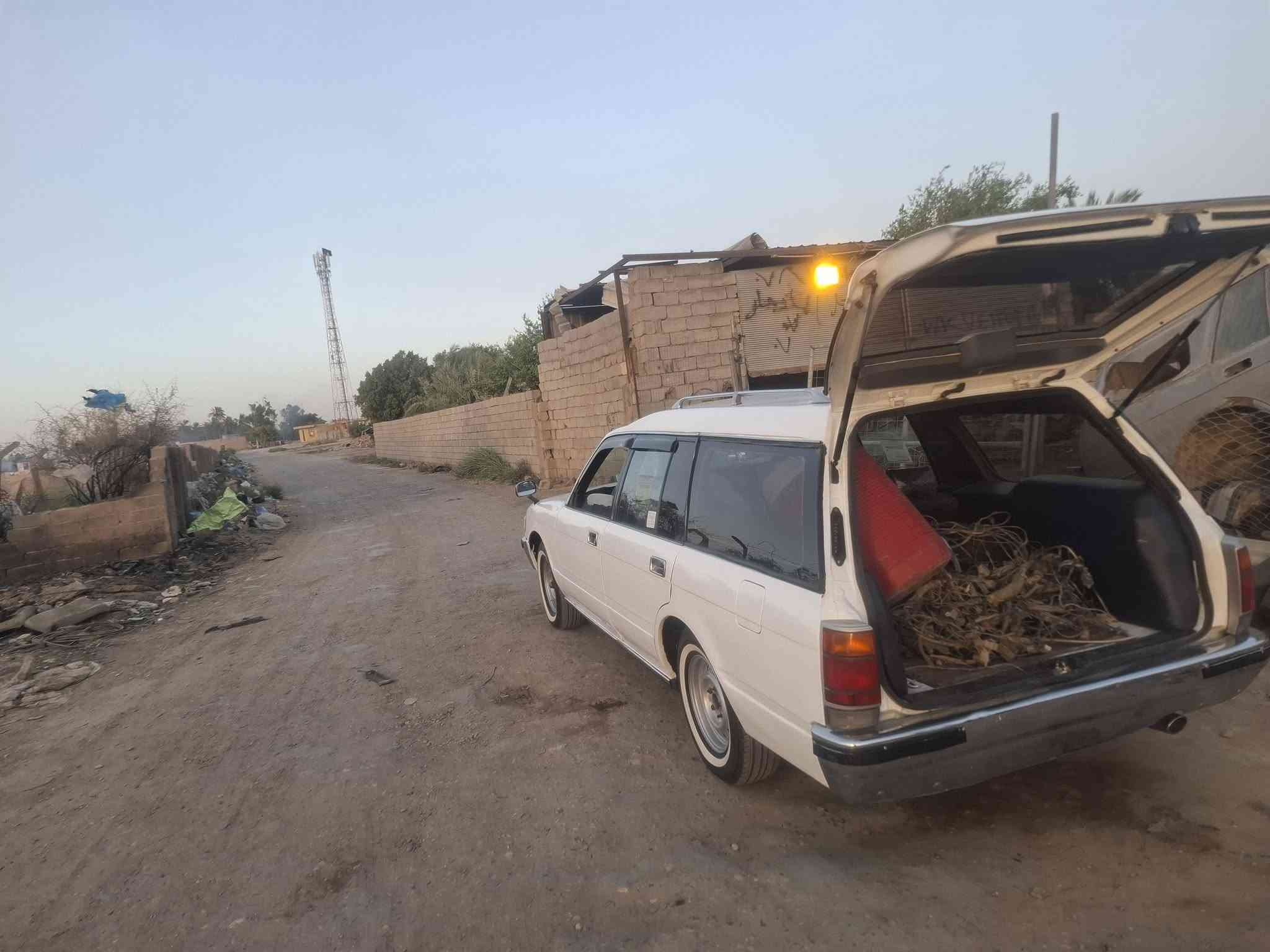 سلام عليكم ارنب ستيشن للبيع
موديل 1993 رقم بغداد دولي بسمي تحويل مباشر
مكفوله من الكص والنقل والعيب الشرعي والضربه مصبوغه جماليه فقط
ايسر بلاد مكينه وكير مال حاويه توني شادهن فيفيتي فيش وحده
حداديه جديده تخم تاير كرهبايات شغاله مابيها نقص 
دواخل شركه مكاني ناصريه مركز البيع او مراوس بصالون
السعر 55وبيها مجال ***********

