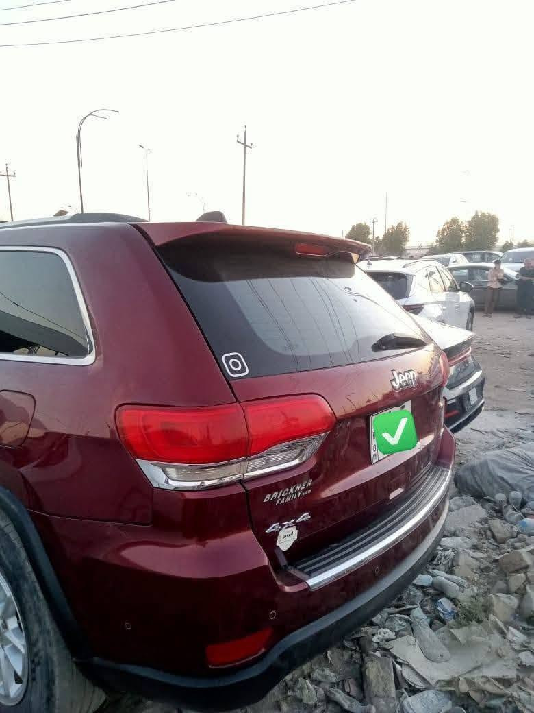 السلام عليكم
Jeeb Grand Cherokee موديل 2019

فول مواصفات عدا الفتحه بدون دواخل بدون ايرباك

  ( وارد أمريكي)  ( بجم كبس ) حادثها جنطة وشوية من الجاملغ الخلفي 

رقم بغداد  تحويل ثاني يوم 

* اللون ماروني

* الممشى 100ألفmil

*  محرك 3.6

* گير اوتوماتيك

* دفع رباعي 4x4

* رادار جانبي و خلفي مع مانع تصادم 

 * تشغيل بصمة

* شاشة وسطية

* كامرات خلفية وحساسات
* نقطة عمياء
* مقاعد جلد 

* تحكم ستيرن كامل

* أوضاع قيادة

نواقص ( حدادية + أبطاله + كلج التبريد ب 80 ألف  )

اكو شگ بالبنيد گد إصبع  موضح بالصورة

السعر اتصل ***********
📍 مكانها الحلة
