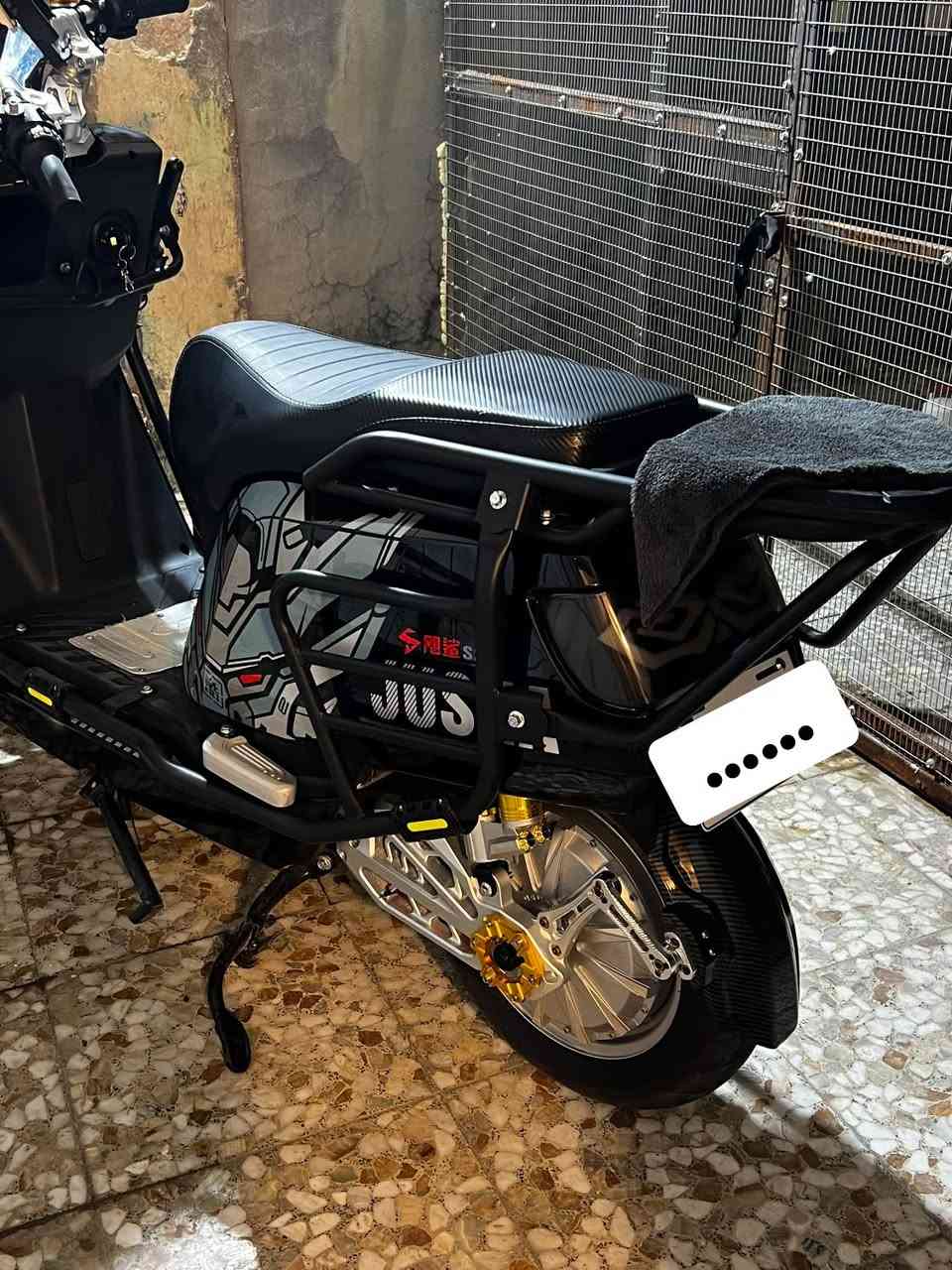 سلام عليكم 
دراجه شحن كاسحه مزوده موديل 2026 
6 بطاريات 🔋الواحده 42 امبير الحجم الاكبر 
ملف 3000 نحاس ضد الماء اقوى ملف دراجه شحن سرعه 120 حقيقي 
مواصفات 
لد عالي جداً 
مزوده بـ رماش بلادي عالي جداً 
دسكات رياضي 
درع حمايه 180 درجه 
اربع اشاير 
ويل رياضي 
دي جي عالي 
مثبت سرعه 
نضام البك R 
نضام P الوقوف 
ستيرن رياضي ينفتح وينسد نفس البطح 
صندوق داخلي 
دبلات قويه 
مكفوله من الشخط 
مكان نجف 
تواصل *********** واتساب واتصال
